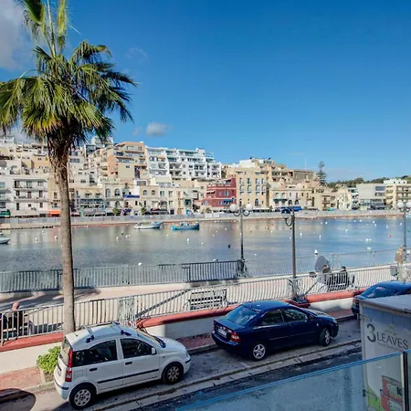 アパート Seafront With Private Terrace In Marsascala By 360 Estates マルサスカーラ