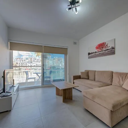 Seafront With Private Terrace In Marsascala By 360 Estates マルサスカーラ