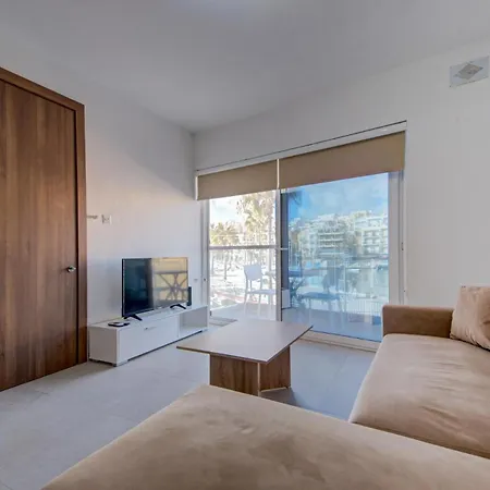アパート Seafront With Private Terrace In Marsascala By 360 Estates *