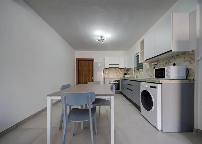 Διαμέρισμα Seafront With Private Terrace In Marsascala By 360 Estates